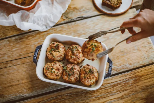 how long to cook meatballs in oven